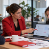 Zespół HR i employer branding analizujący wizerunek pracodawcy w AI i internecie